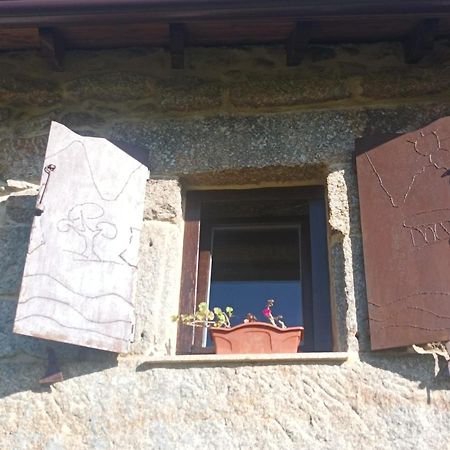 فيلا Casa Do Xures Maus de Salas المظهر الخارجي الصورة